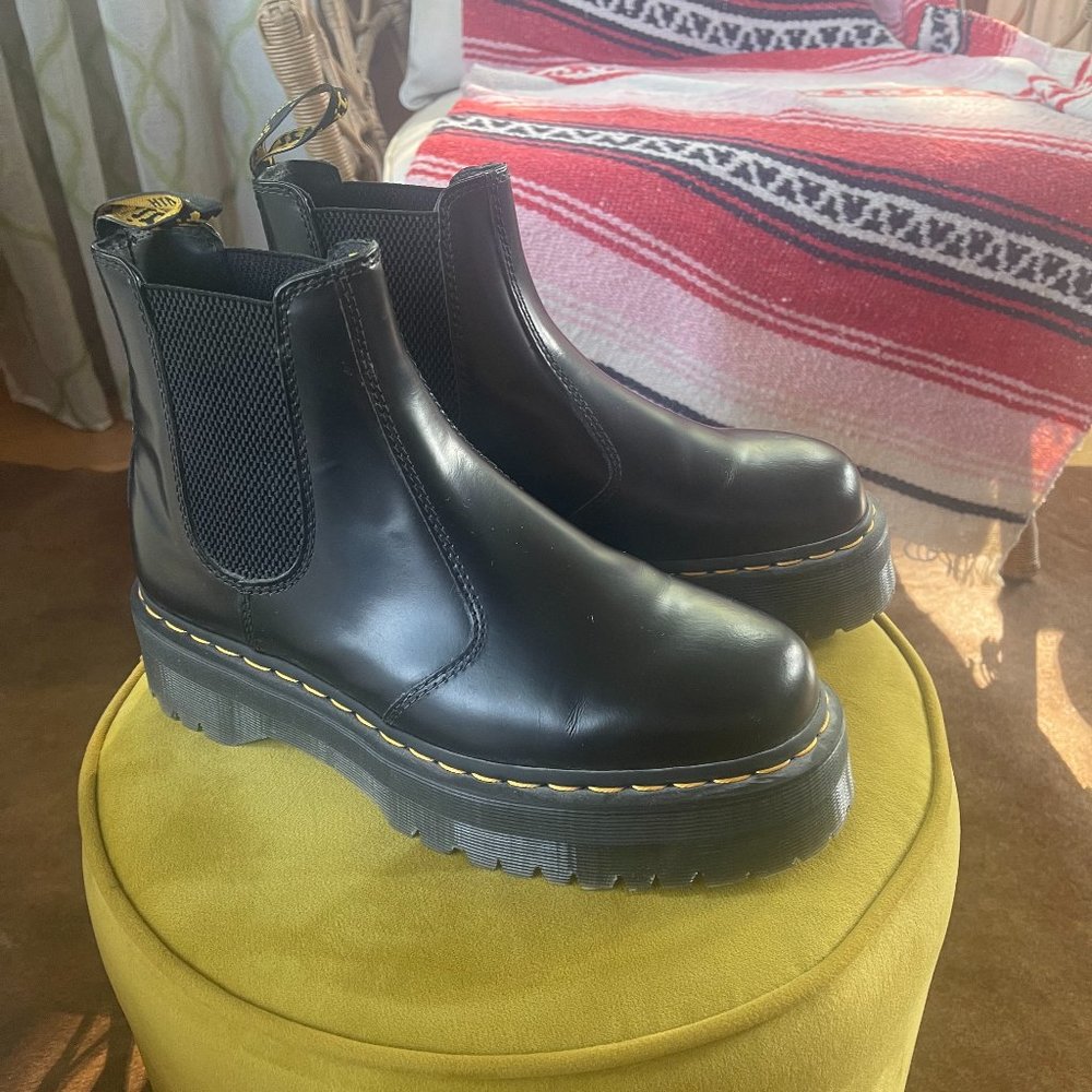 Dr. Martens 2976 Platform Chelsea Boot